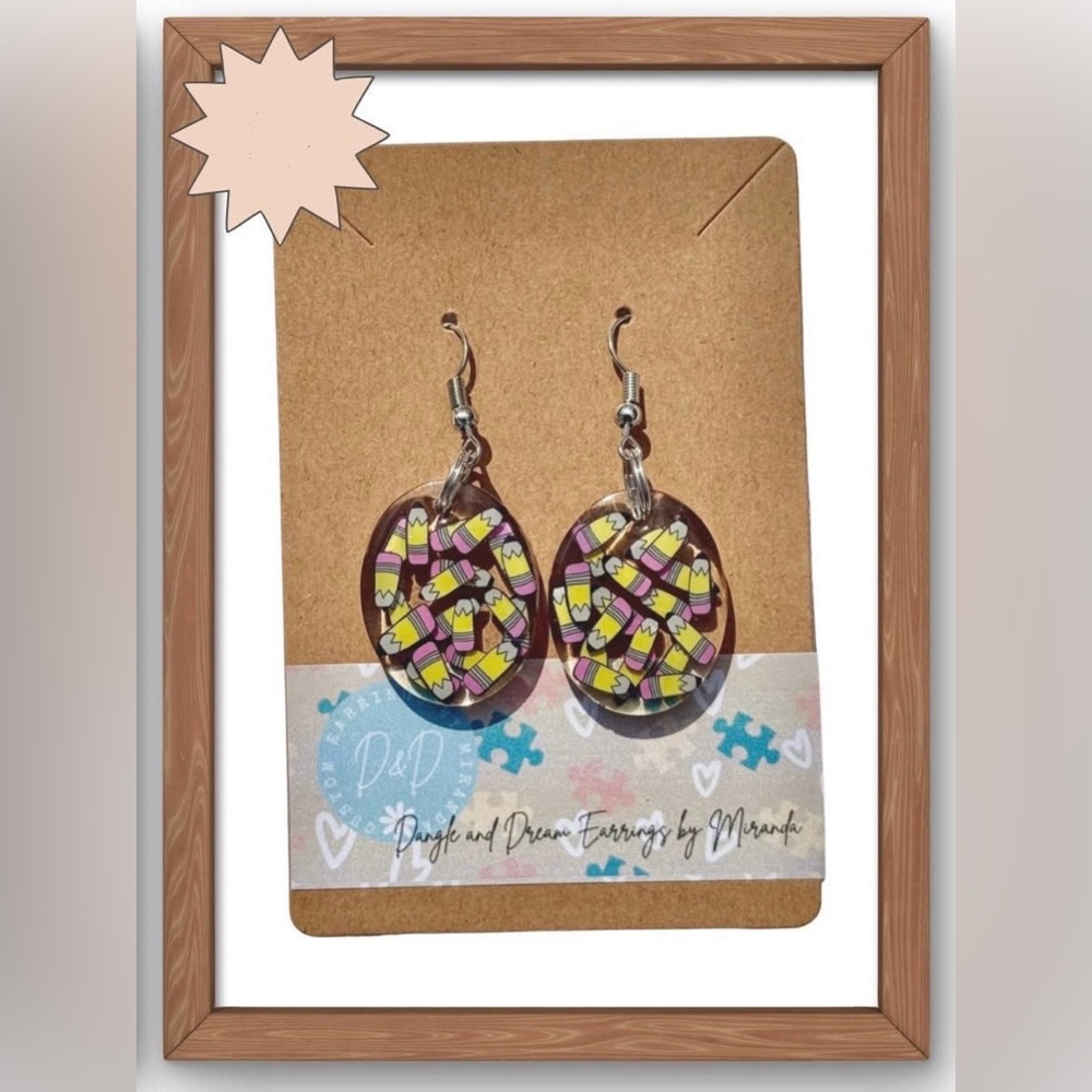 Pencil Dangle Earrings

🌸🌟🌟Bundle Discounts Available🌟🌟🌸